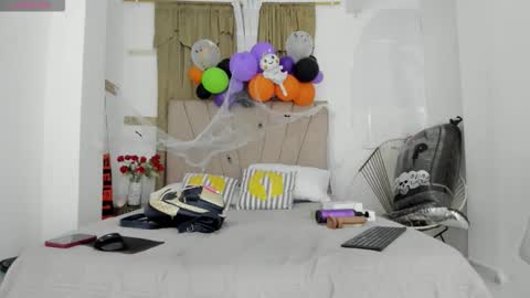 lady_miss___ online show from October 21, 12:21 pm