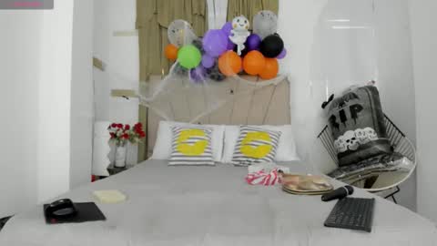 lady_miss___ online show from October 18, 12:09 pm