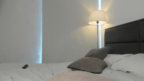 Snapshot of lady_ni chatting on March 6, 6:26 pm    700  1300 -5 online show from March 6, 6:26 pm