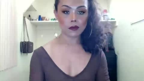 lady_shane26 online show from June 22, 3:25 am