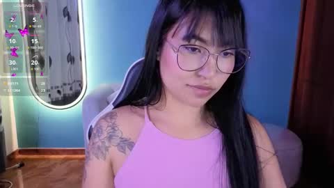 Snapshot of lady_violet_bridgerton_a chatting on October 13, 10:45 pm Lady Violet Bridgerton online show from October 13, 10:45 pm