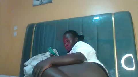 lindah32 online show from March 22, 7:07 pm