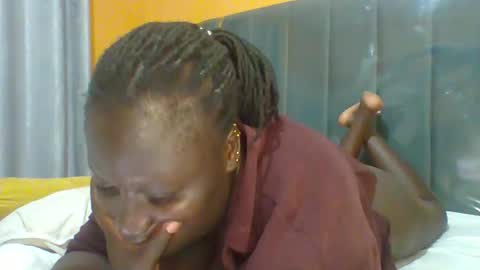 lindah32 online show from April 28, 2:27 am