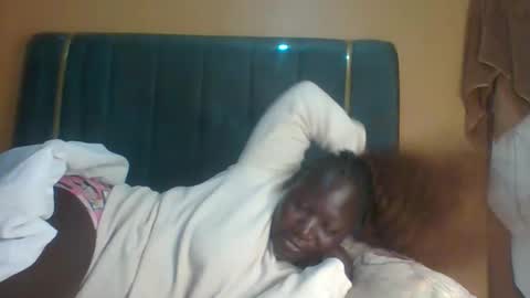 lindah32 online show from September 17, 12:03 am