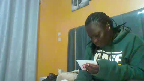 lindah32 online show from June 20, 12:17 am
