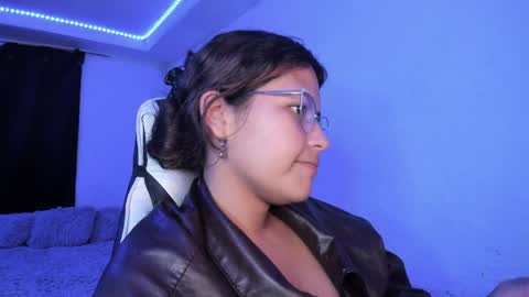  Lady  online show from April 1, 2:12 am