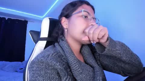  Lady  online show from March 11, 6:19 am