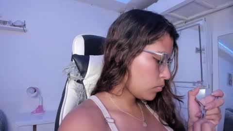  Lady  online show from June 3, 1:52 am