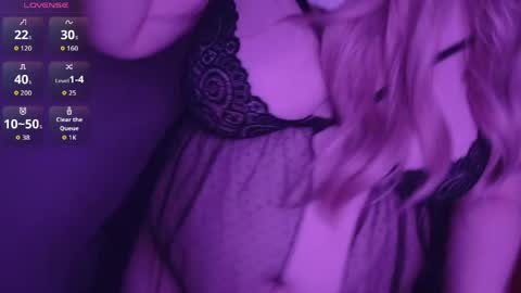 ladybugladyxx online show from May 10, 12:50 am