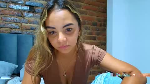 Hello im lady nice to meet you  online show from May 6, 10:16 pm