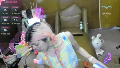 Skinnygirl online show from November 6, 12:35 am