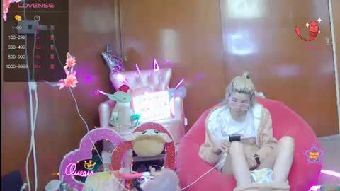 Skinnygirl online show from June 14, 1:05 am