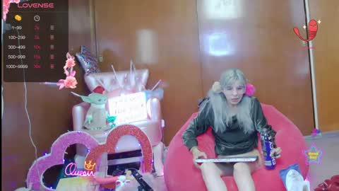 Skinnygirl online show from May 15, 11:45 pm