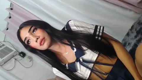 Snapshot of lahermosa_manika69 chatting on February 15, 10:44 am MANIKA online show from February 15, 10:44 am
