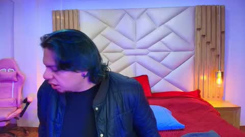 laia_and_damian online show from October 14, 7:39 pm