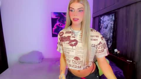 lamaracucha_ online show from April 2, 7:54 pm