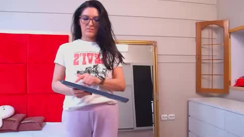 LanaBanner online show from October 1, 7:18 am