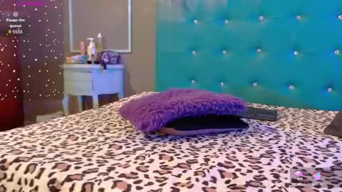 Angel  IG  online show from October 4, 1:25 am