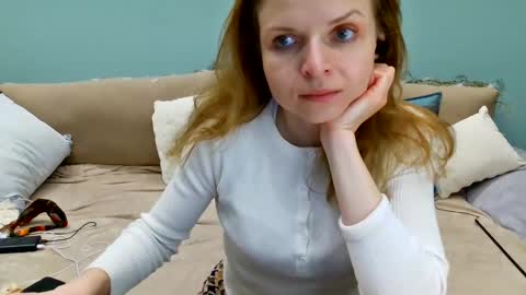 Snapshot of lanaangeldream chatting on March 8, 5:43 pm Lana online show from March 8, 5:43 pm