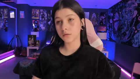 L A N A  online show from September 24, 9:32 pm