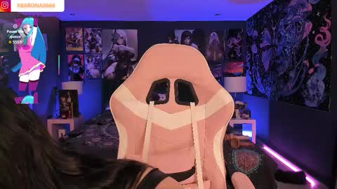 L A N A  online show from November 30, 3:52 pm