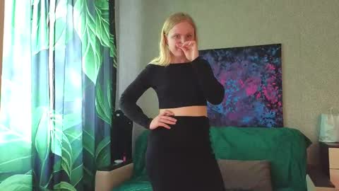 LanaviSmith online show from May 26, 6:19 am