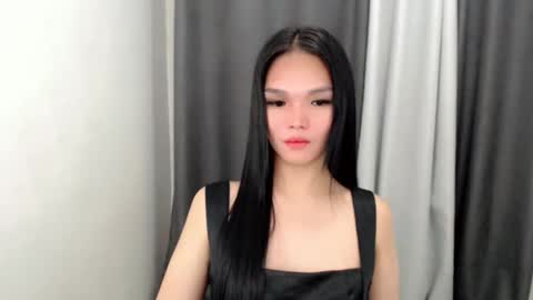 lanawyatt_ online show from November 6, 6:11 pm