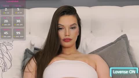 Laneah online show from November 14, 1:19 am