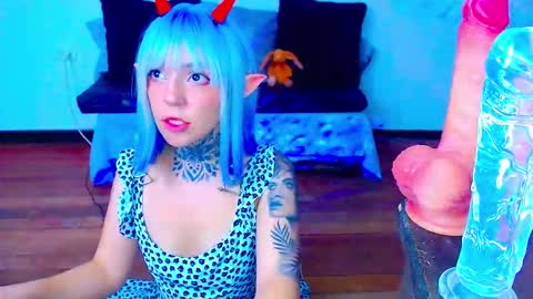 Snapshot of lannie_gonzales chatting on September 13, 9:17 pm LANNIE   online show from September 13, 9:17 pm