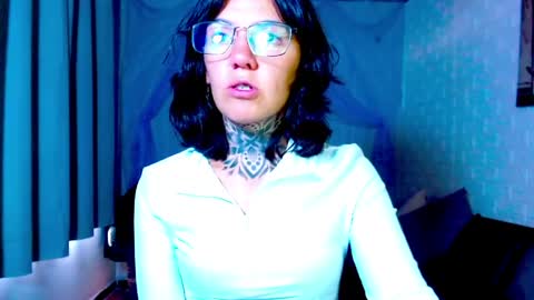 LANNIE   online show from April 1, 6:38 pm