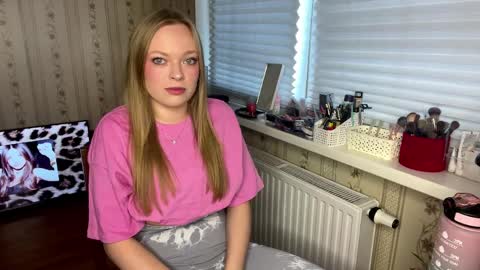 Hello My name is Lola online show from March 30, 11:32 am