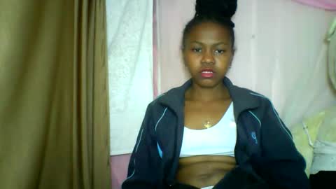 lara_belle online show from May 23, 5:03 am
