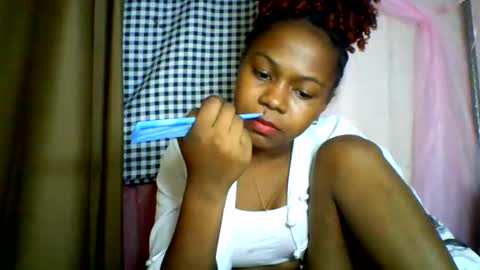 lara_belle online show from June 8, 1:28 am