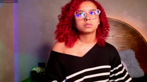 lara_curly online show from March 31, 10:26 am