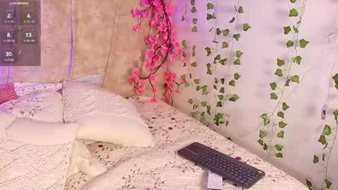 Lara Gill online show from January 10, 9:09 pm