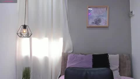      700  200   online show from December 5, 7:44 pm