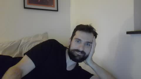 laraaan online show from April 7, 6:32 pm