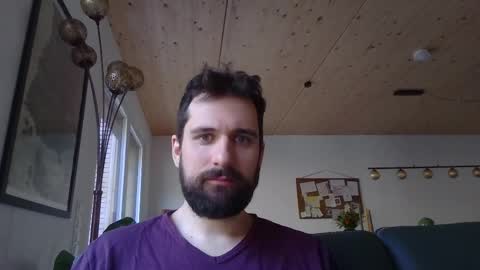 laraaan online show from April 6, 6:47 am