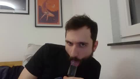 laraaan online show from April 8, 6:55 pm