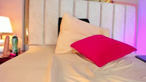  Lara Gold  online show from February 7, 2:03 am