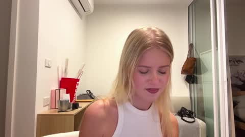 Stella online show from February 6, 10:19 am