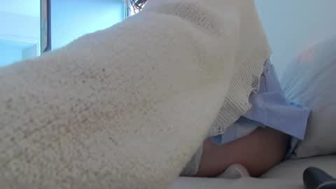 LaraKanes online show from March 26, 11:15 am