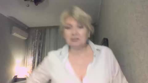 laramrs online show from January 14, 3:42 pm