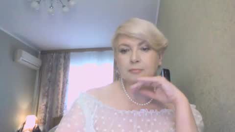 laramrs online show from March 23, 3:50 pm