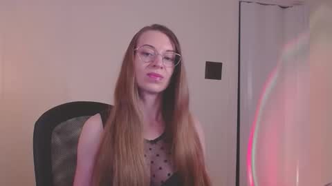 larawintersxxx online show from June 1, 8:54 pm