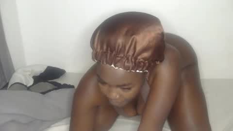 larvy12 online show from April 9, 2:59 am