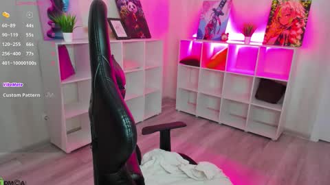 Leslie GTM2 Mon Tue Sat  0300am-1000am Thu and Sun 0900am-1600pm. online show from March 14, 2:26 am