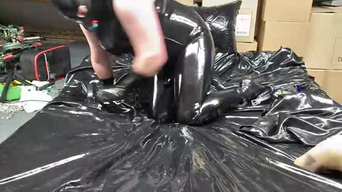 latex boy 38 online show from April 5, 7:44 pm