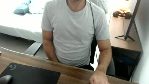 latexdave84 online show from June 25, 1:49 pm