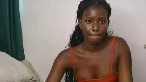 latiffaah_xx online show from April 3, 2:57 pm